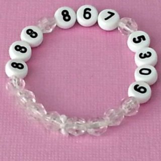 Easy Phone Number Bracelet from Juggling Act Mama #kidcraft @jugglingactmama