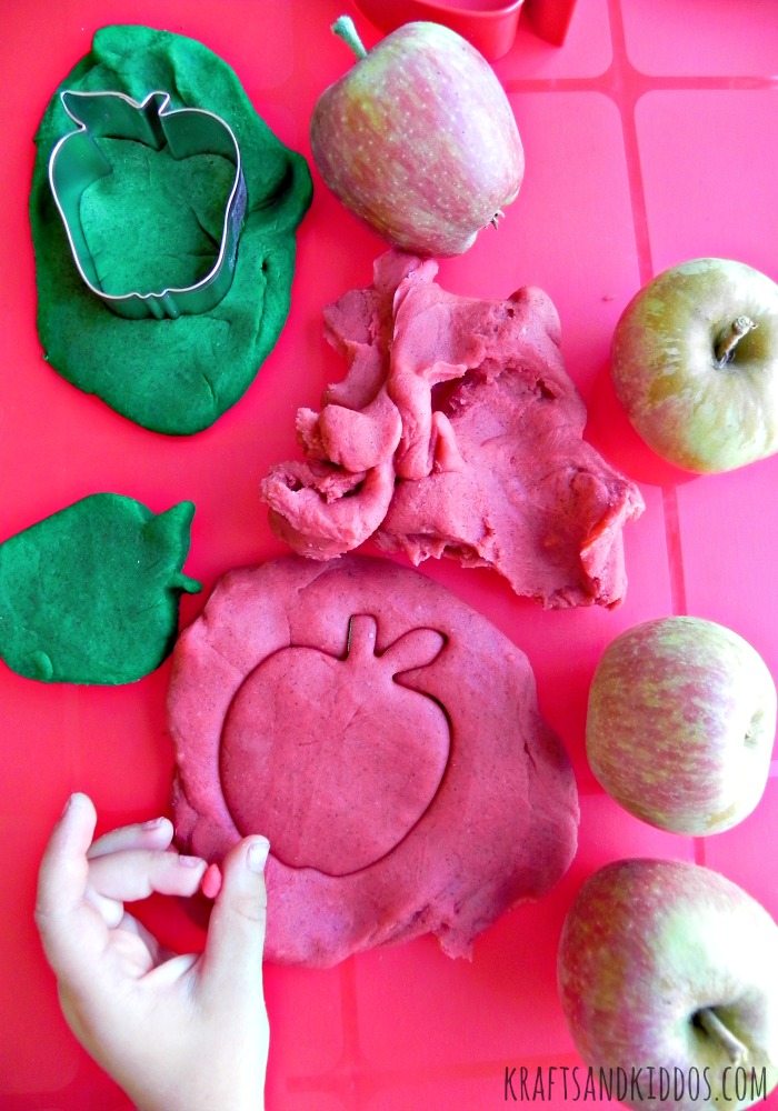 apple pie scented play dough by krafts and kiddos