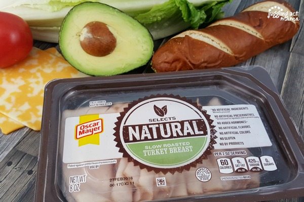 Make a healthy choice for lunch with a Turkey Avocado Sandwich is a healthy choice for lunch. #sponsored #OscarMayerNatural