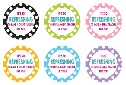 This simple and Refreshing Teacher Gift Idea with Free Printable is perfect for your favorite teacher! Fill a cup or water bottle with your teacher's favorites and add this fun free printable gift tag. #ThankATeacher #TeacherAppreciation #BackToSchool