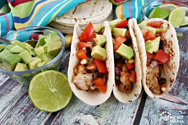 CHILI LIME CHICKEN TACOS - #TacoTuesday #ad