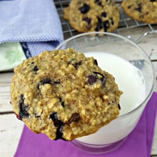 Chewy Blueberry Banana Breakfast Cookies are easy, healthy and delicious! #IC #ad #CalorieCountdown