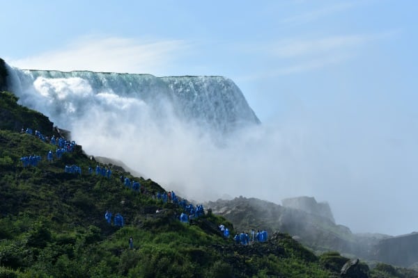 Maid of the Mist Climbing Path #ad #iconic #MaidoftheMist