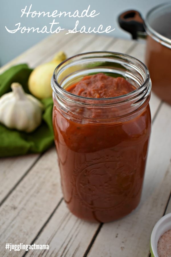 Close up of a mason jar of tomato sauce.