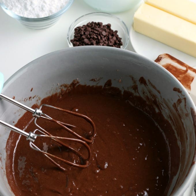 How to make s'mores cupcakes.