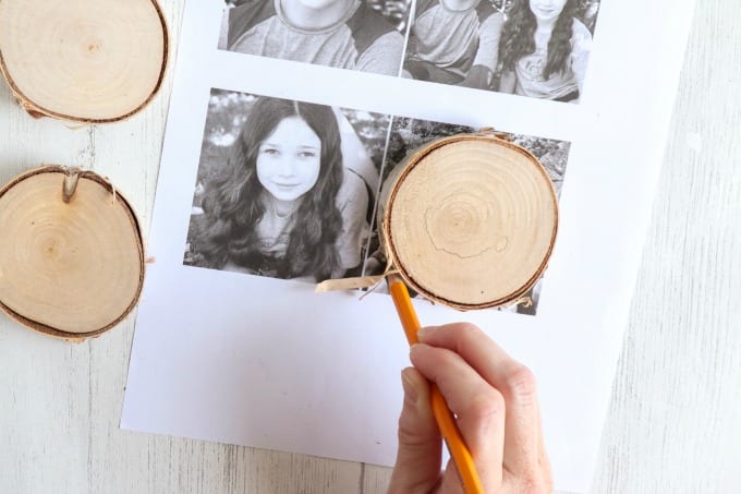 DIY Photo Ornaments tutorial, step by step instructions for creating this wood photo ornament craft.