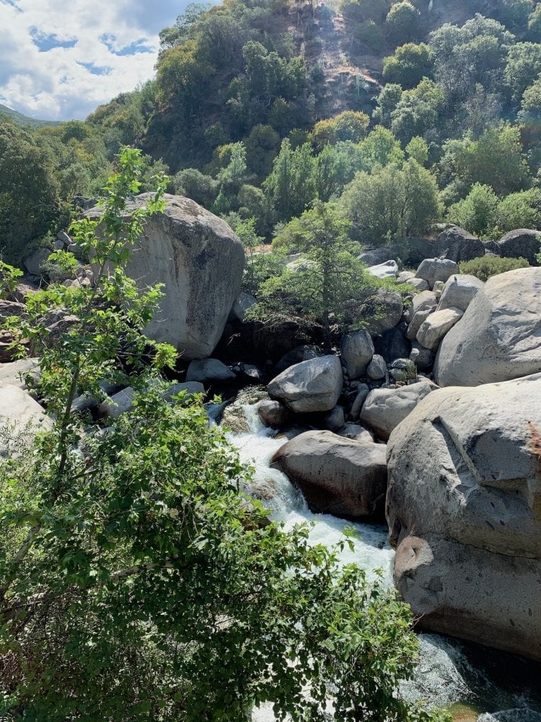 Image contains a scenic picture of hospital rock at Sequioa National Park.