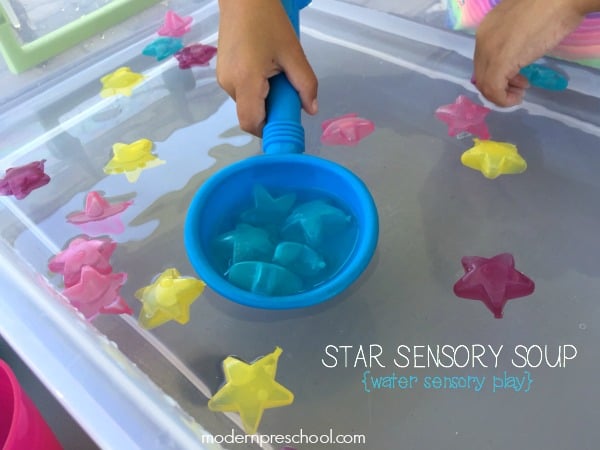 Easy, low prep star themed water play for toddlers & preschoolers from Modern Preschool! Easy, low prep star themed water play for toddlers & preschoolers from Modern Preschool!