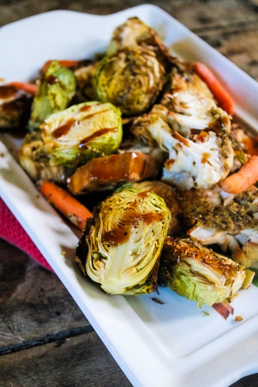 Sheet Pan Roasted Veggies on a serving platter.