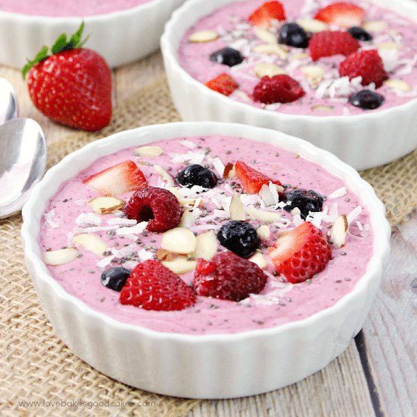 Mixed Berry Smoothie Bowl with frsh berries.