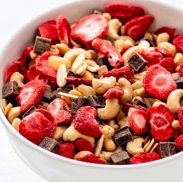Trail Mix with Dark Chocolate | Haute & Healthy Living