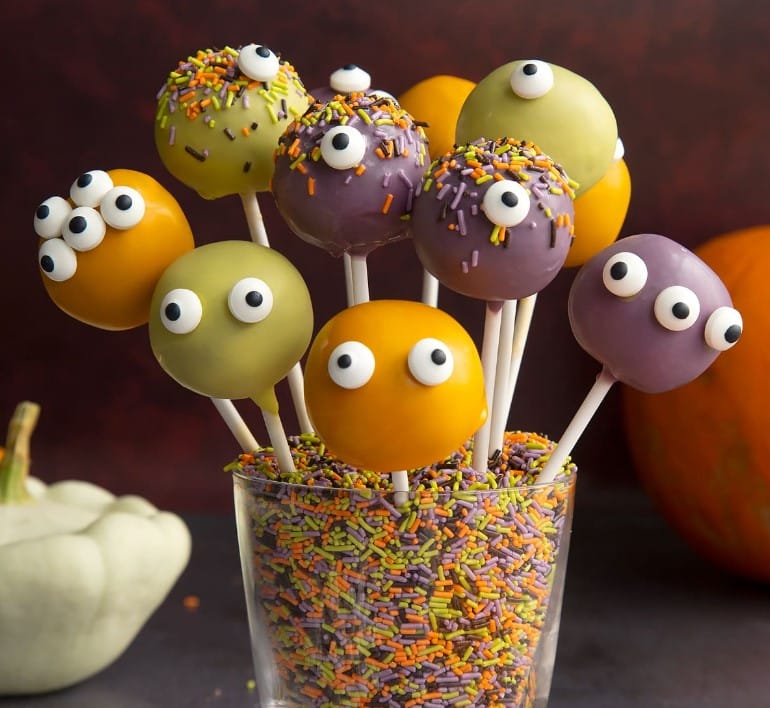 Halloween Cake Pops with googly eyes.